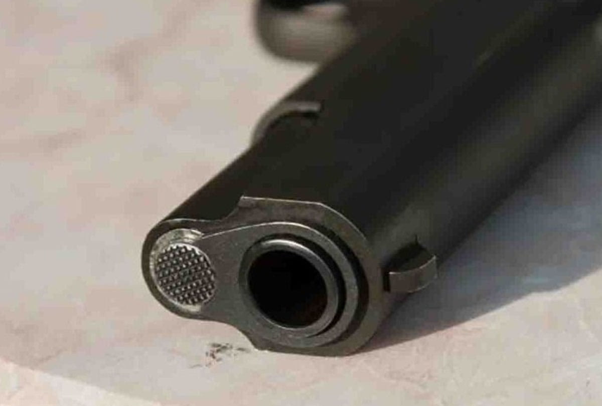 Arms license of five including block chief suspended