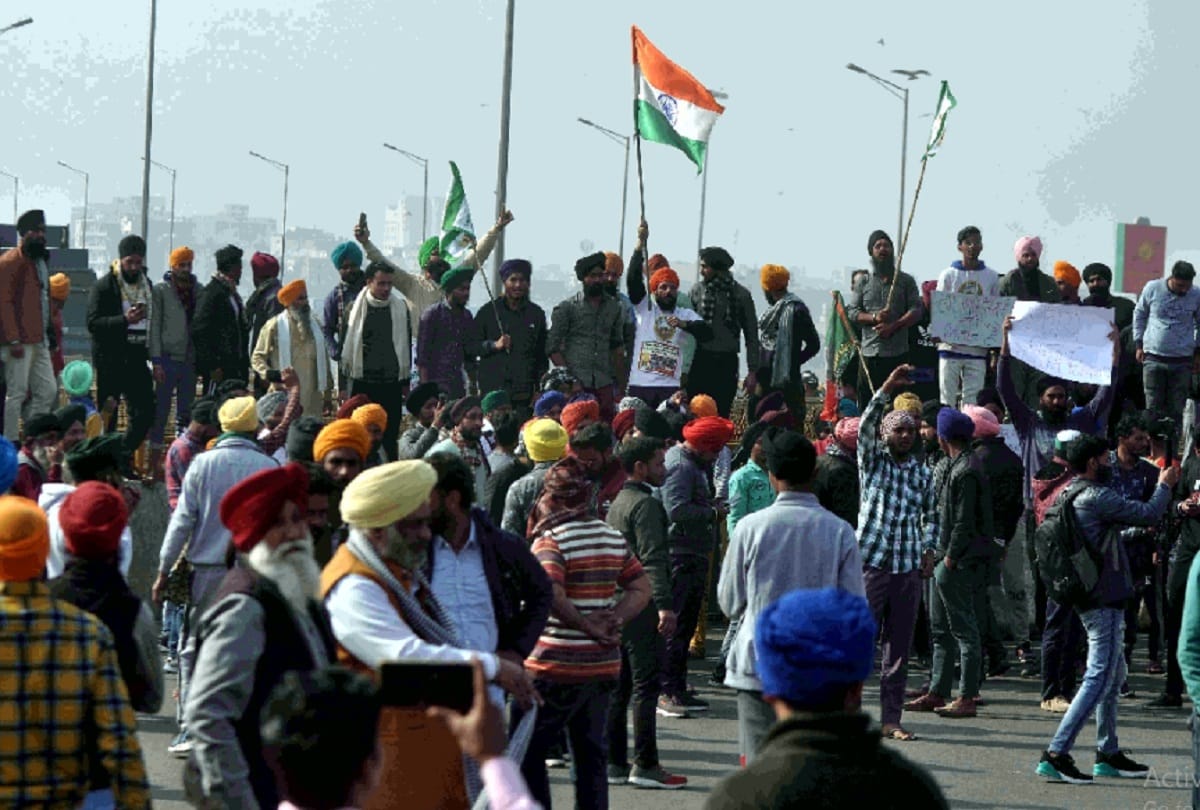 Barat out from Khoda to Delhi border by farmers