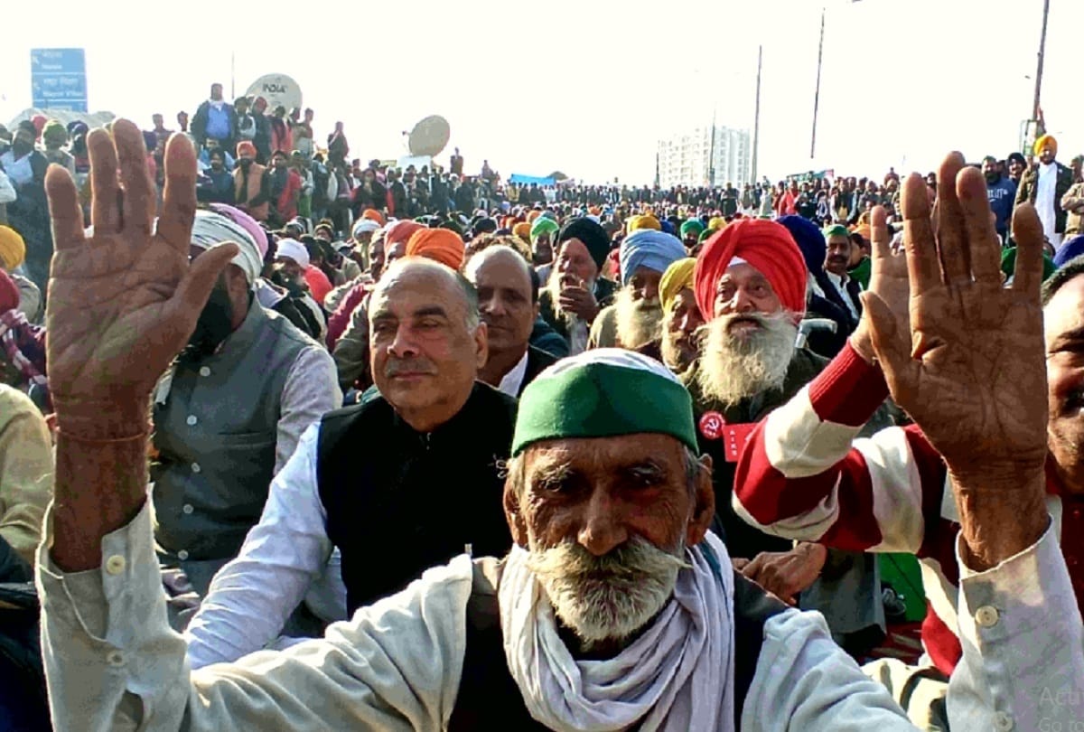 Barat out from Khoda to Delhi border by farmers