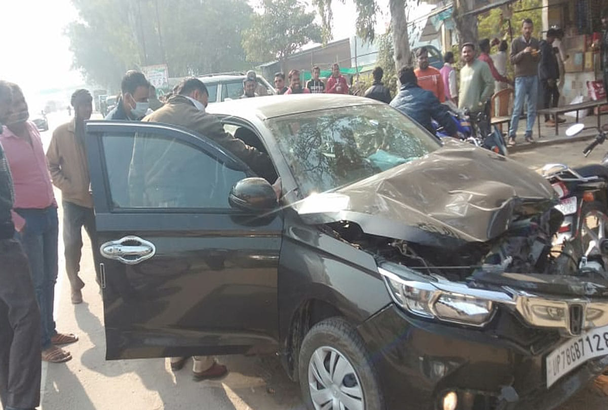 Three cars clashed on Lucknow-Kanpur highway
