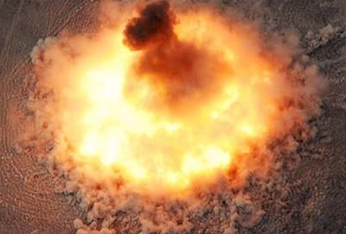 blast in Lahore Chandni Chowk pakistan read these news
