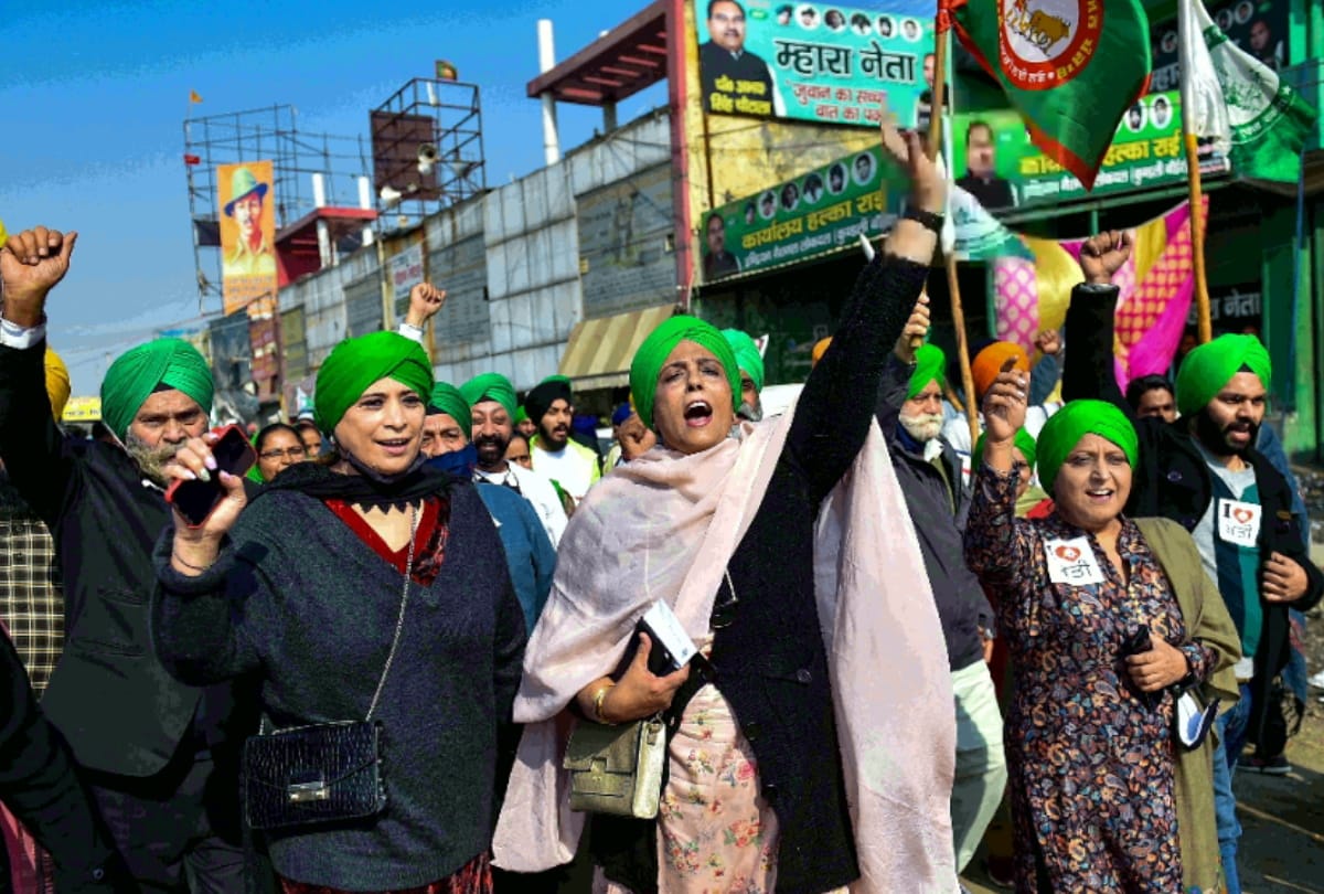 Women being part of the movement by staying in Tent City on the Singhu border