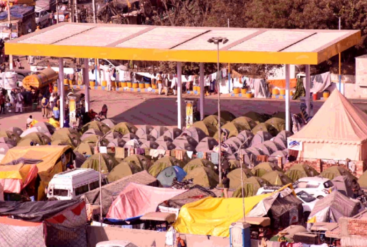 Women being part of the movement by staying in Tent City on the Singhu border