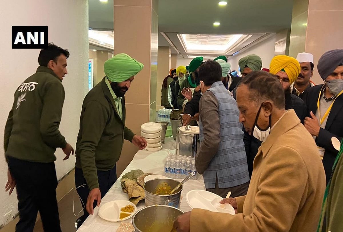 Farmers protest update from not accepting govt food to eating together with ministers see pictures