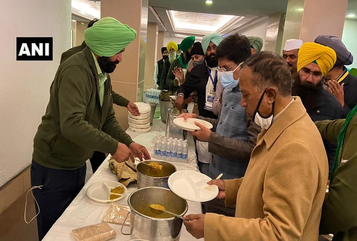 Farmers protest update from not accepting govt food to eating together with ministers see pictures