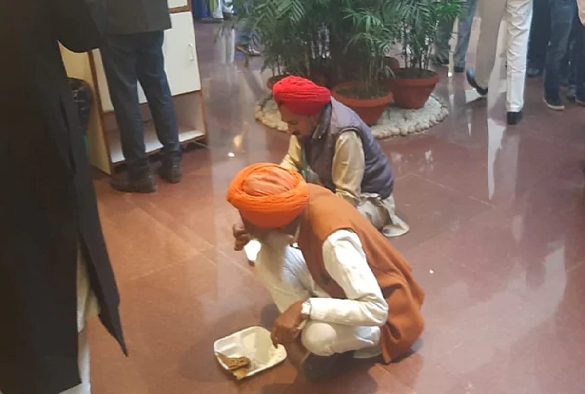 Farmers protest update from not accepting govt food to eating together with ministers see pictures