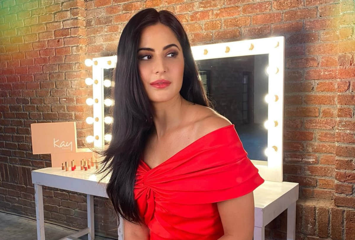 katrina kaif fresh look in red classic saffron dress