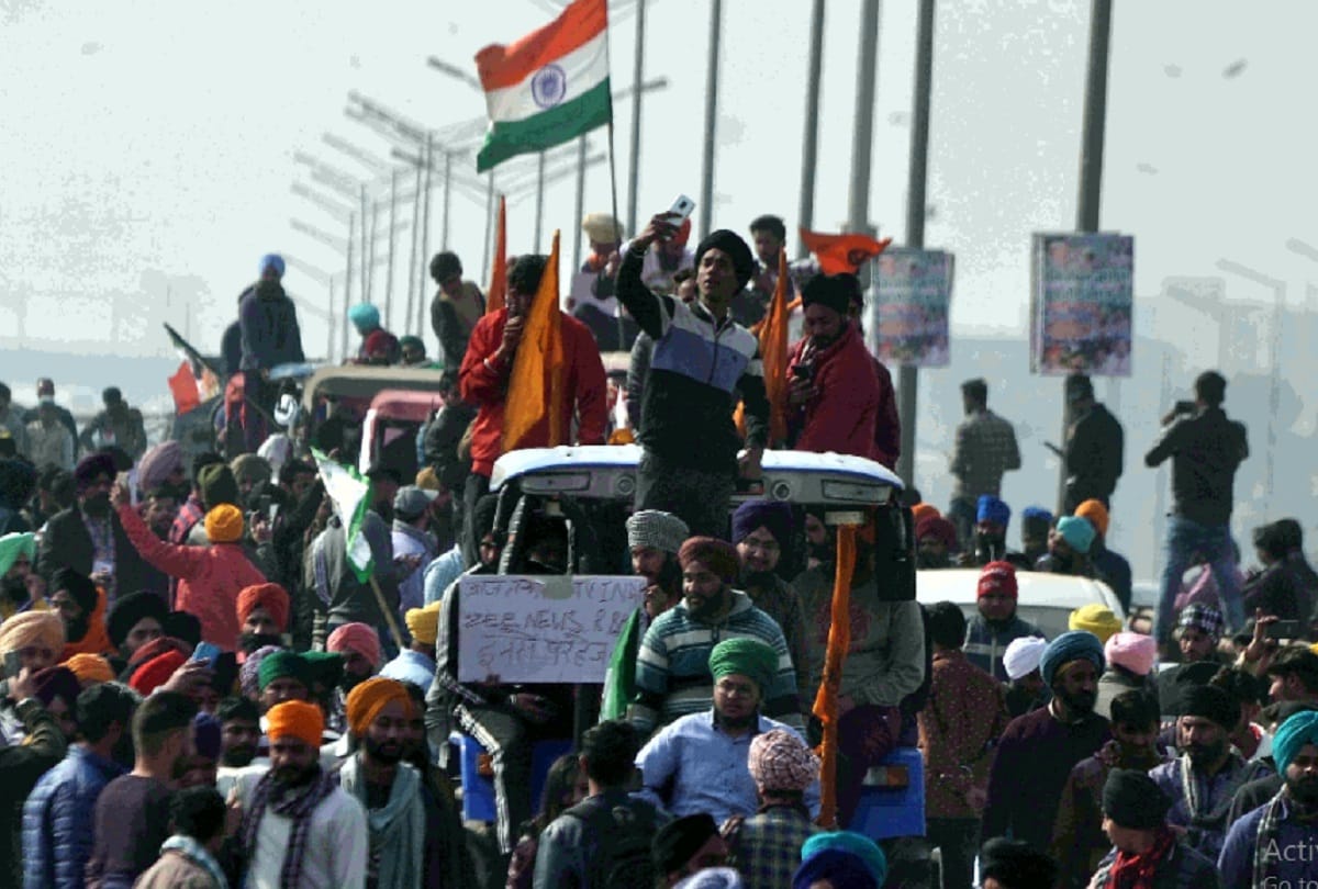 Barat out from Khoda to Delhi border by farmers