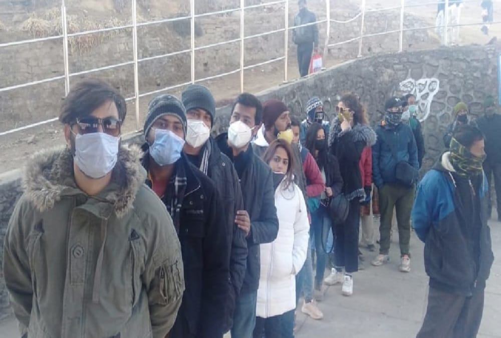 New Year 2021 in Uttarakhand Latest News: Auli Hotels Pack With Tourist,  20 Percent  booking cancel in Mussoorie