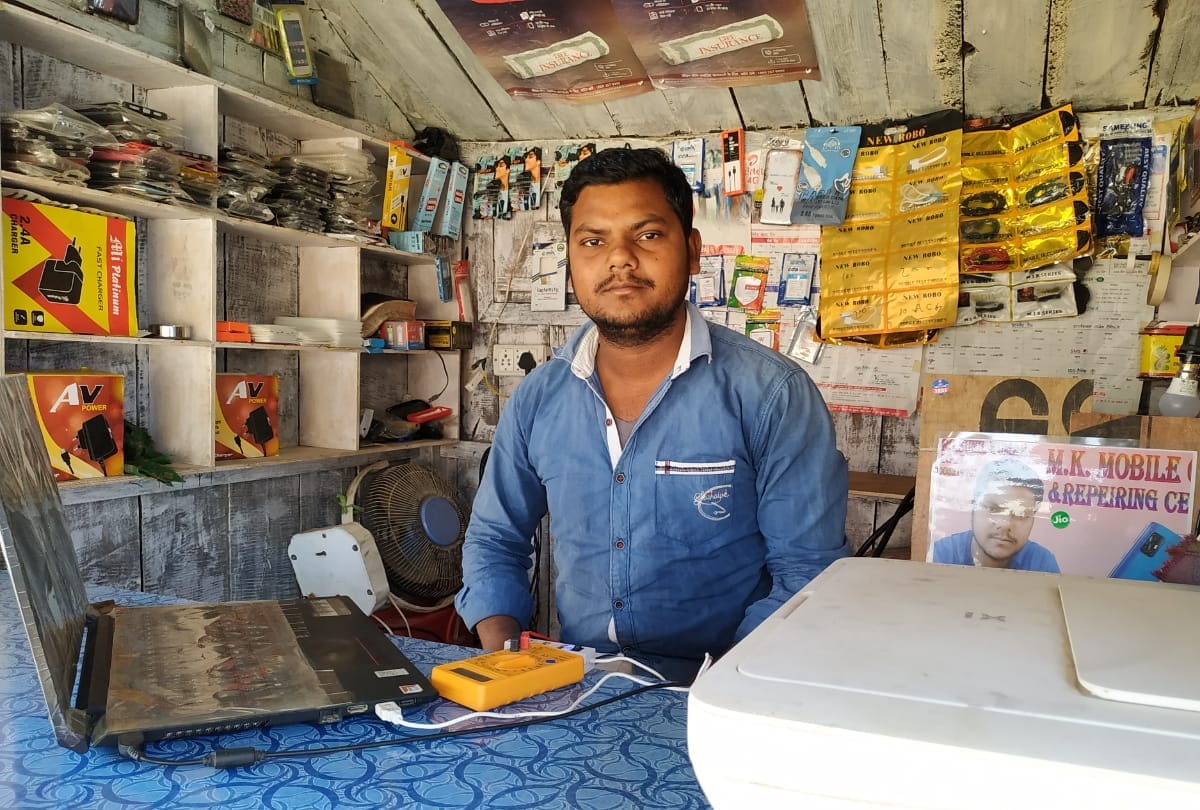 Special story of hardworking people self-sufficient after job left in lockdown in maharajganj