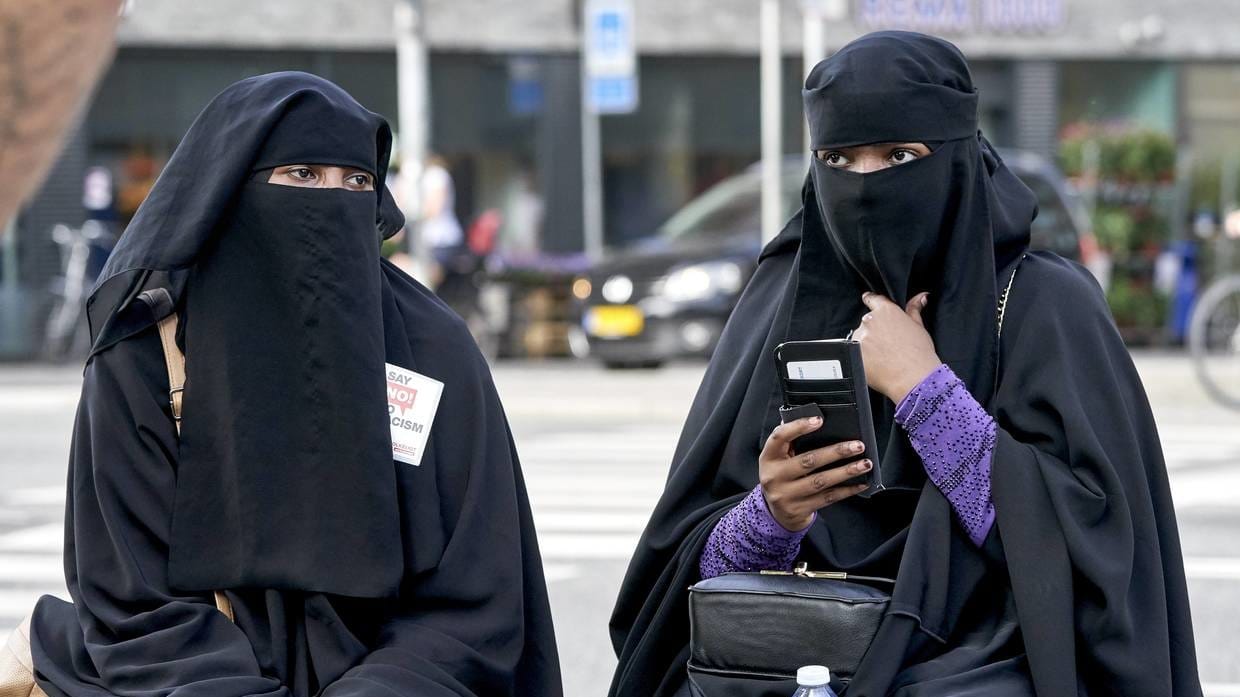 Banning on Niqab in Indonesia become hot issue for islamic extremism