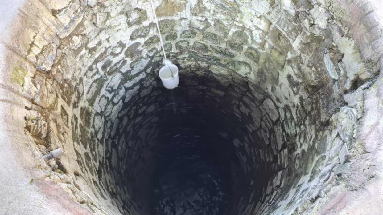 Three youths landed in the well to fix the motor death due to poisonous gas