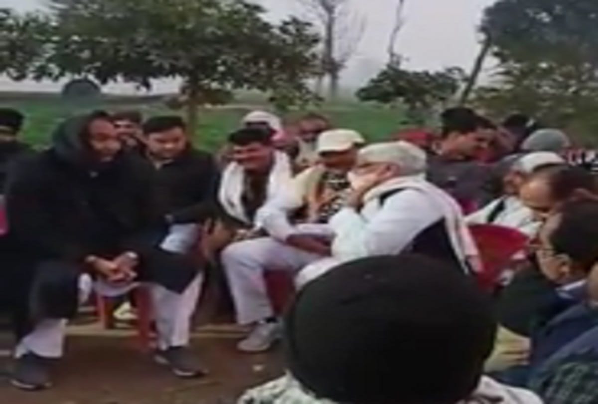 Aligarh: Before arrival of dead body of martyr, leaders were laughing, video went viral