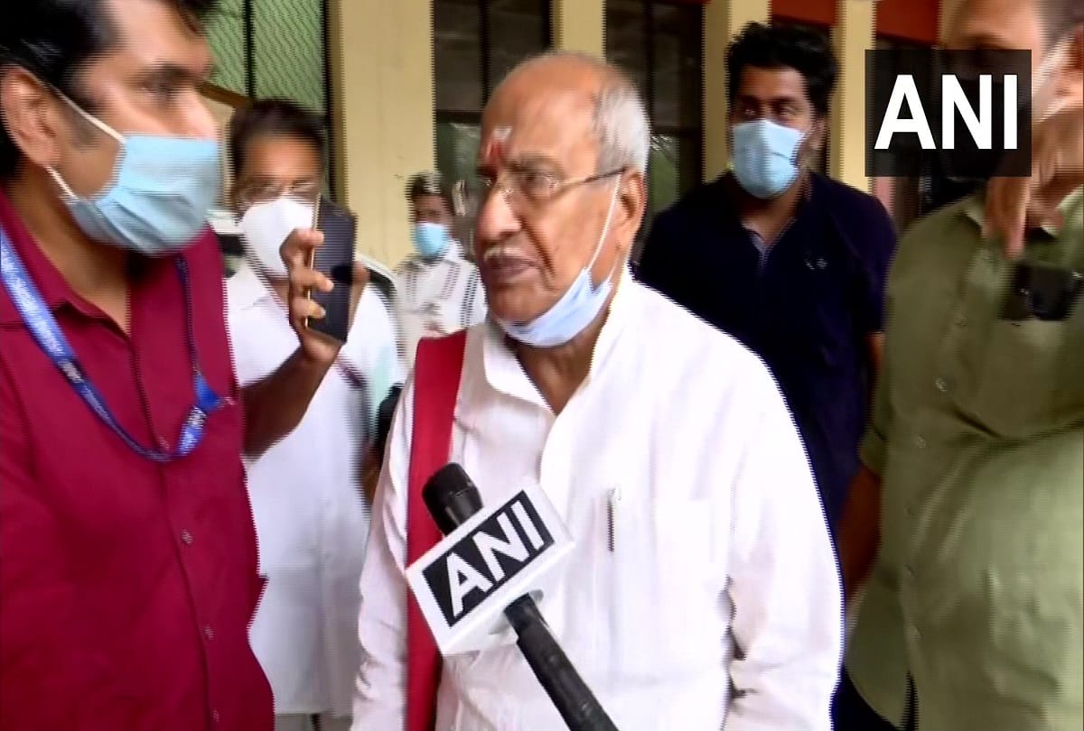 BJP MLA Rajagopal who was a minister in the Atal government  backs resolution passed by Kerala Assembly against farm laws