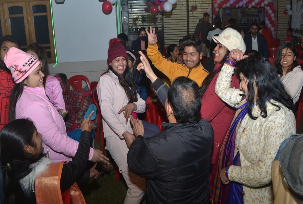 Happy New Year 2023 celebration in Gorakhpur Ramgarh tal Gorakhnath temple