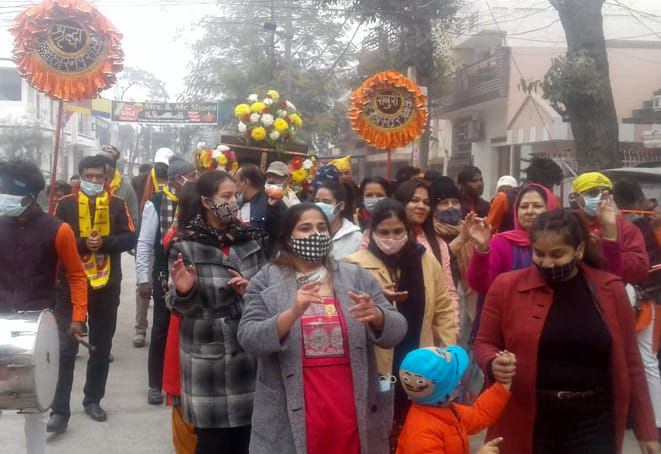Shri Sai palanquin removed with bandbars