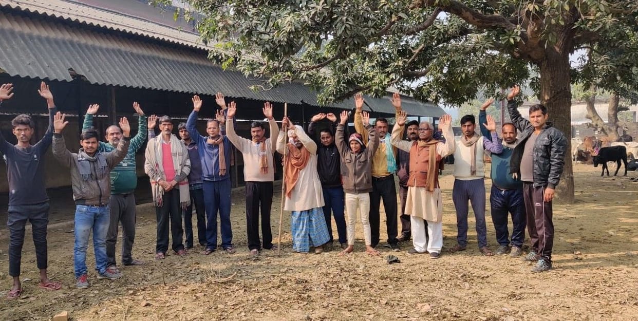 Villagers protest against the closure of destitute animals in vegetable market