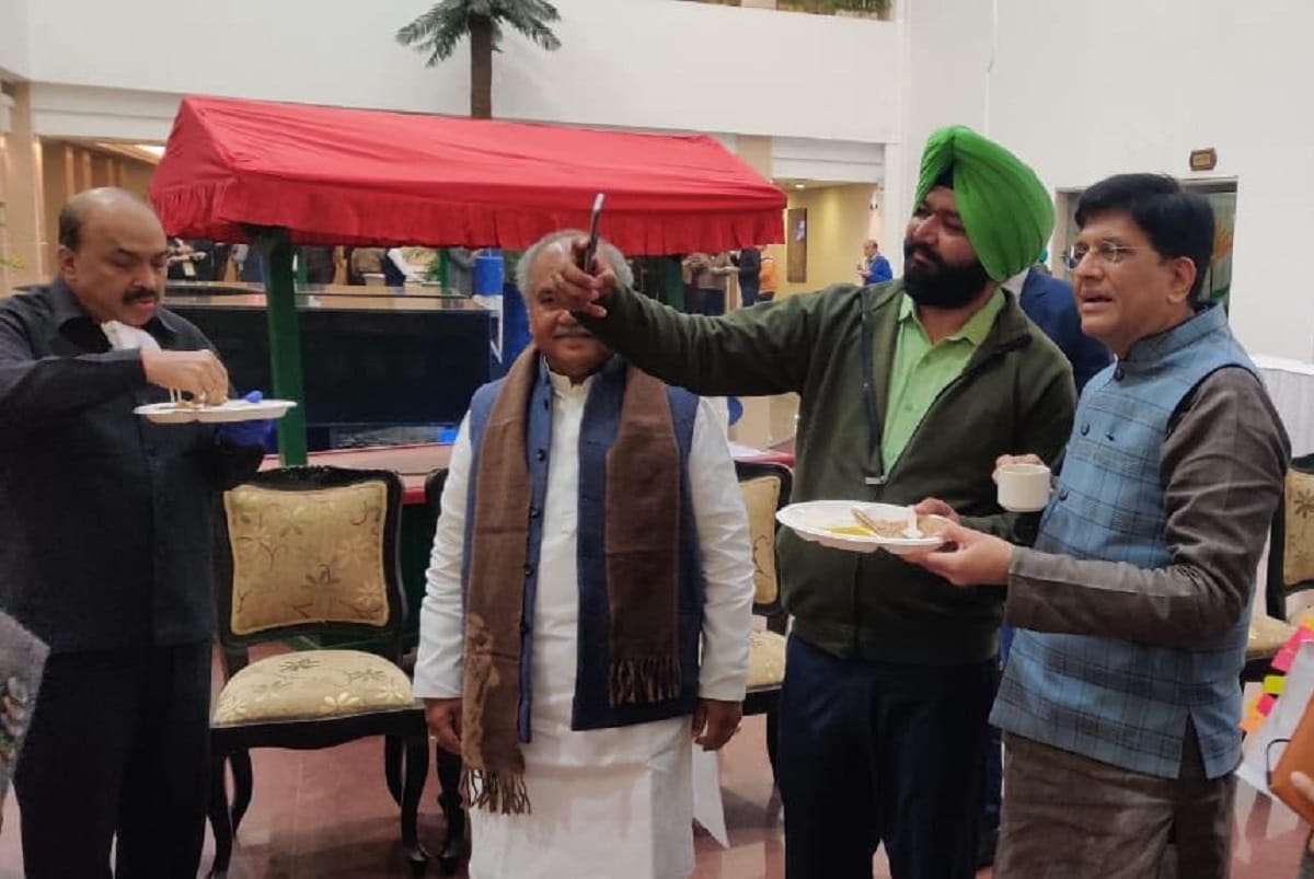 kurukshetra: To avoid political loss Government tone down its talks with farmers