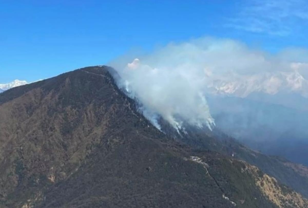Massive fire in Pathibhara forest at Nepal