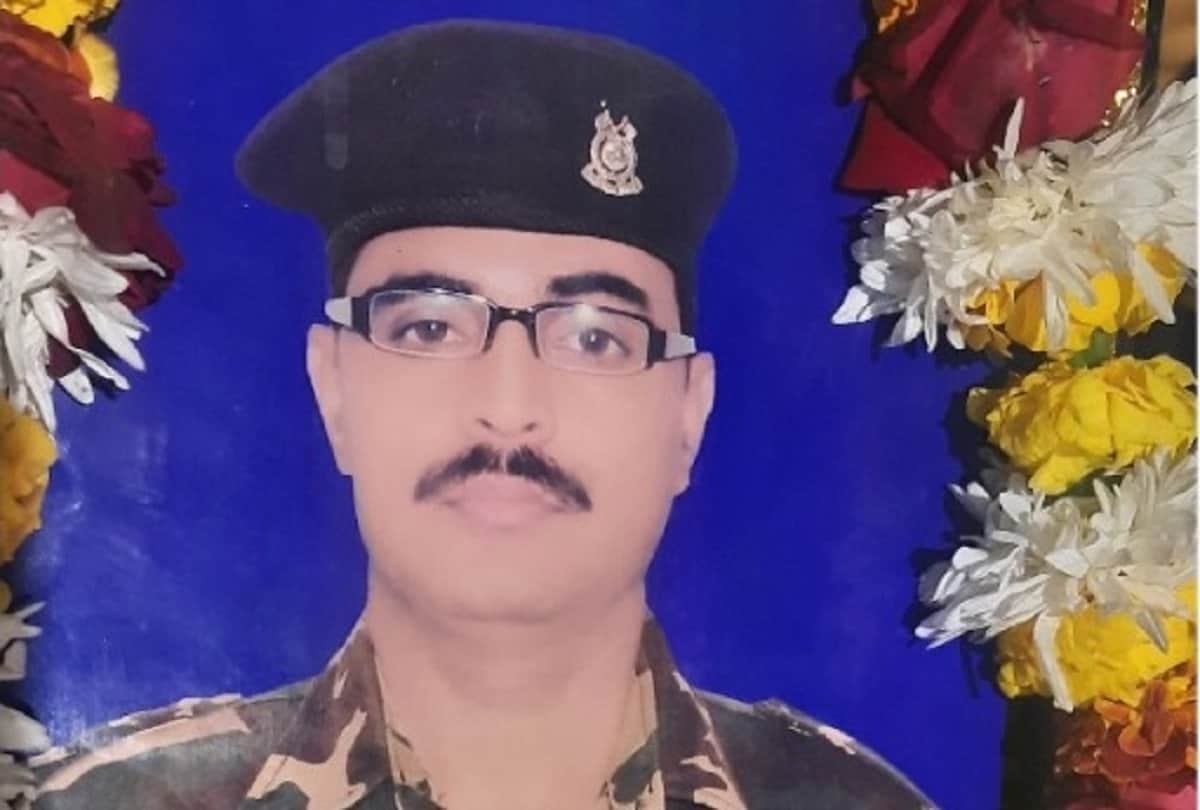 Last Rites of Martyer Netra Pal Singh performed at paternal Village in Aligarh