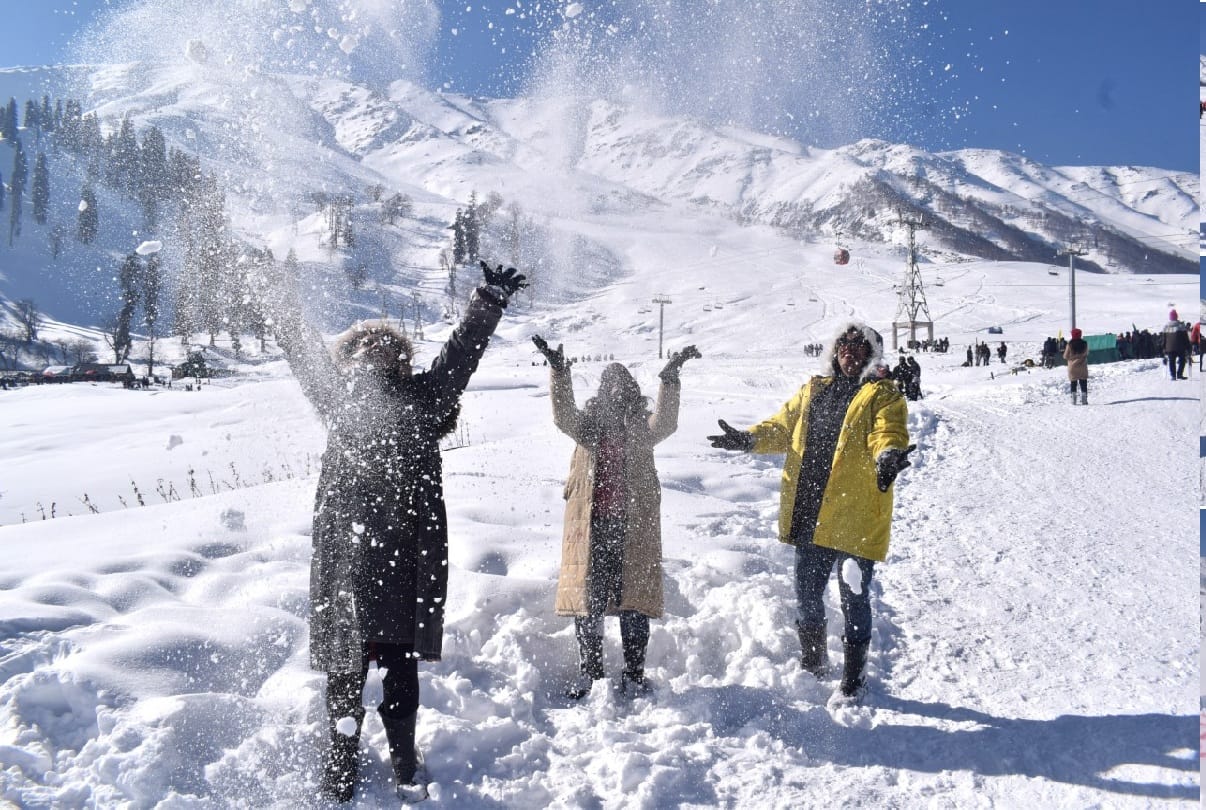 New year 2021 celebration in gulmarg jammu kashmir