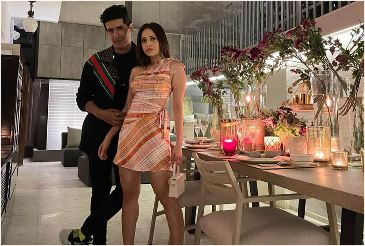 kriti sanon khushi kapoor janhvi kapoor look glamorous in manish malhotra house party