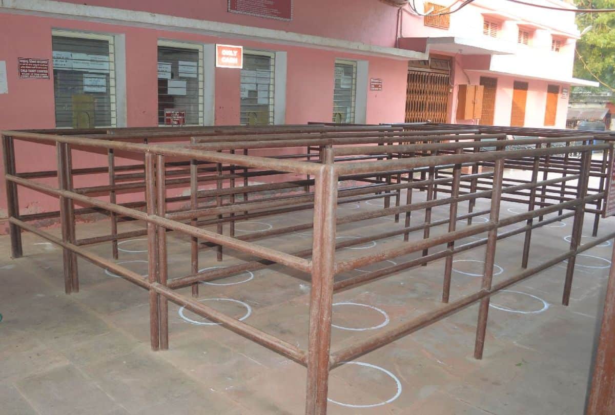 Taj Mahal ticket counters closed due to Covid 19