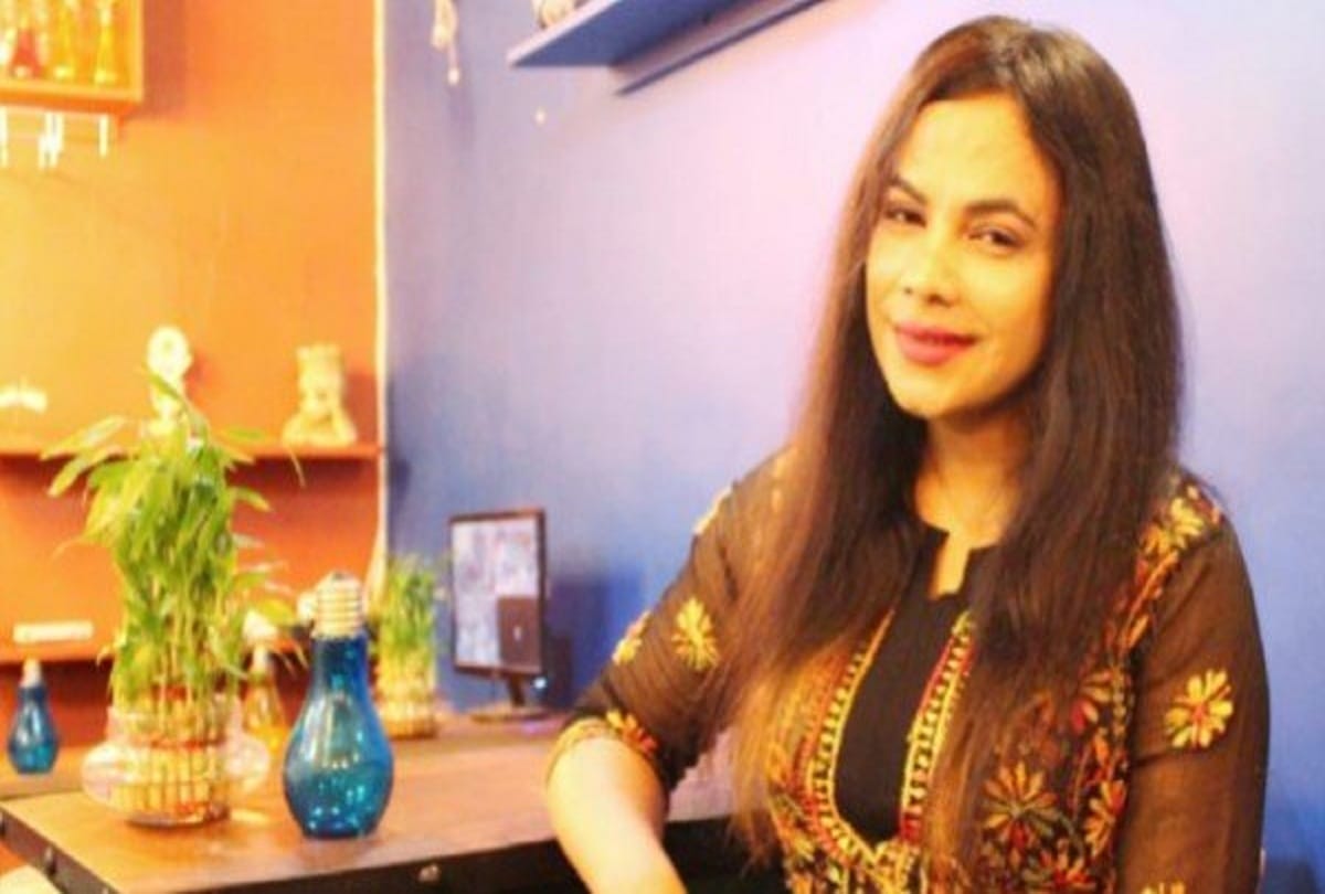 transgender women uruz hussain opened restaurant in noida