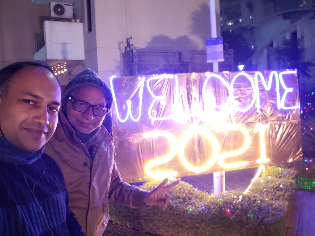 New Year's celebration faded, party at home
