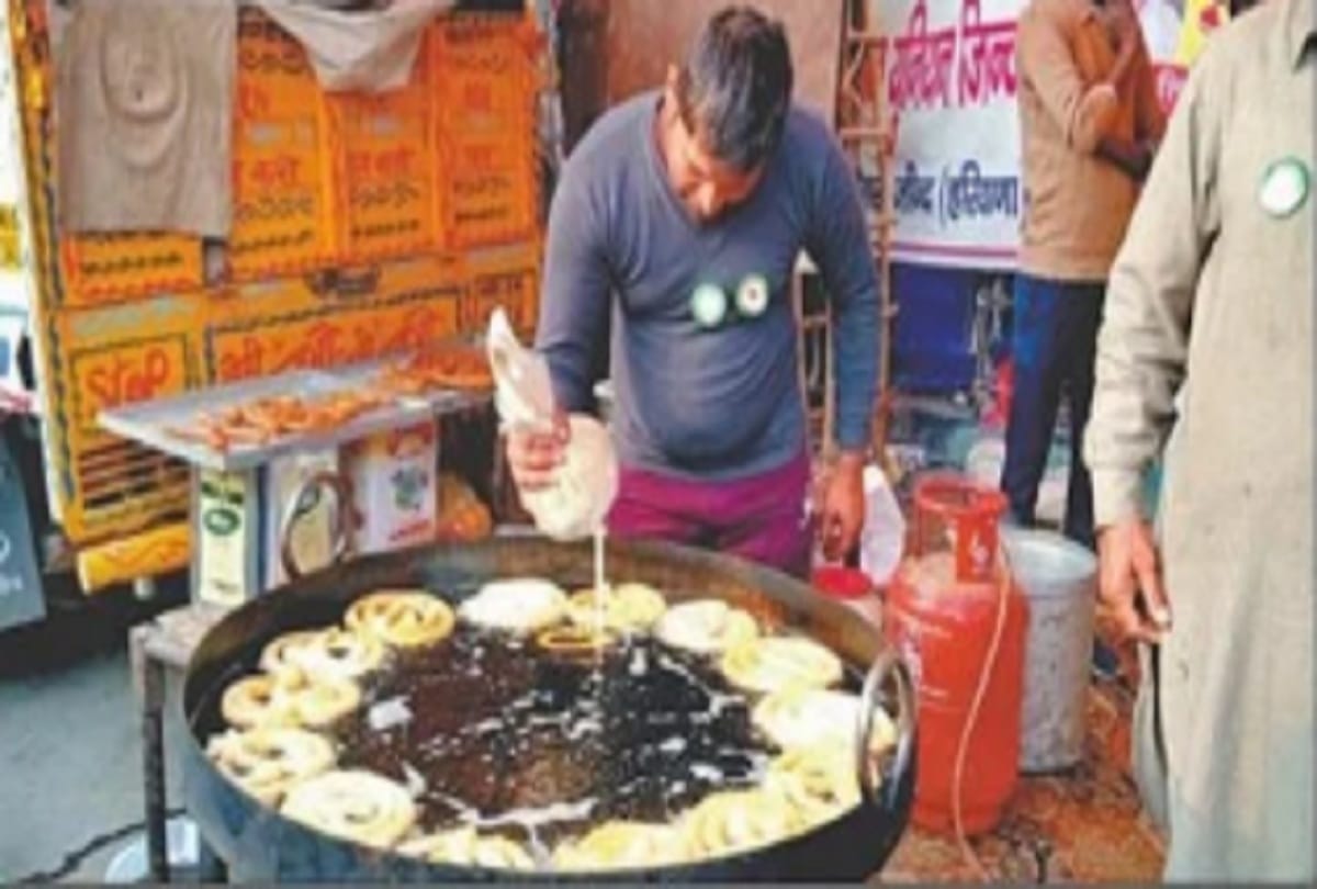 Maturam Jalebi stall on the Tikri border