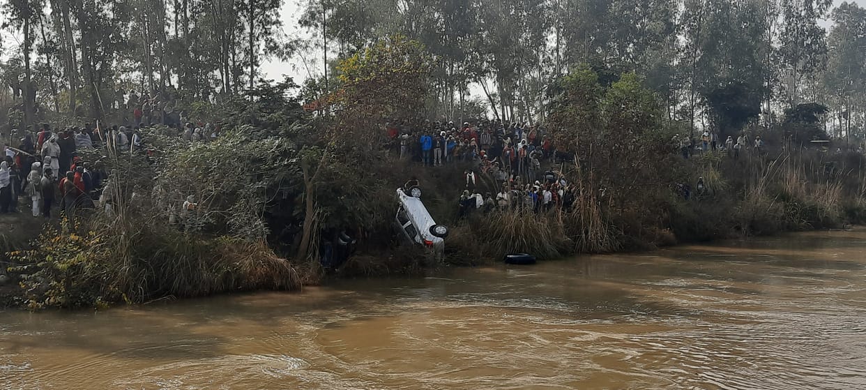 People furious over delay in search of uncle and nephew buried in the canal