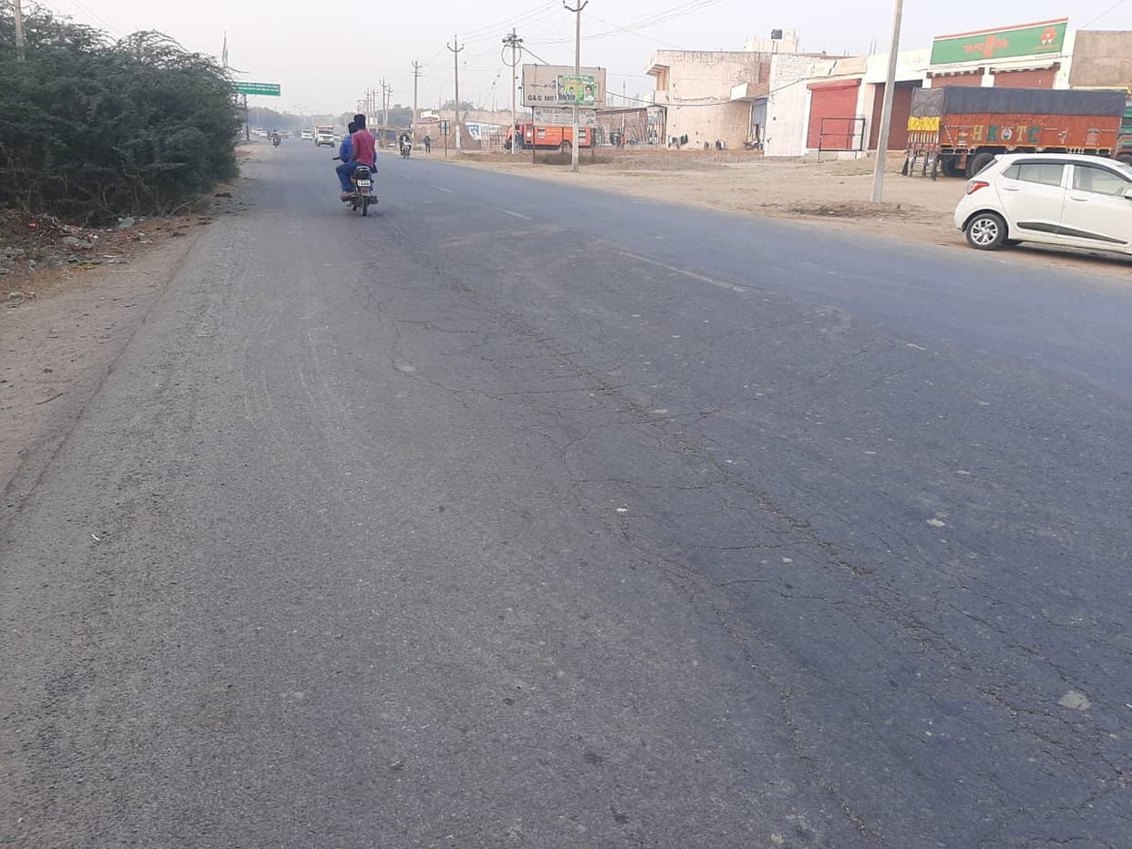 white strip missing mainways in the district