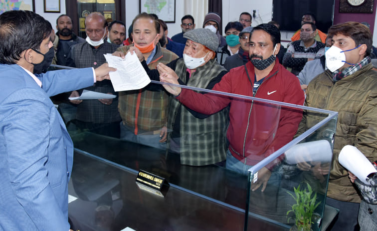 People landed against vending zone, met Nagarayukta