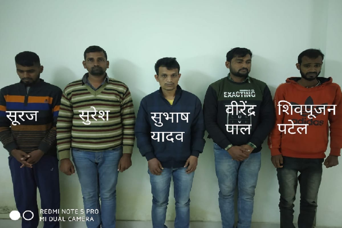 STF Varanasi arrested four crooks preparing for murder and robbery in Azamgarh and Jaunpur