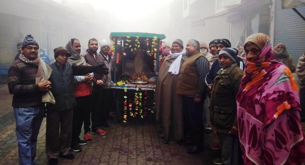 Prabhat Pheri taken out on the birthday of Baba Banshee