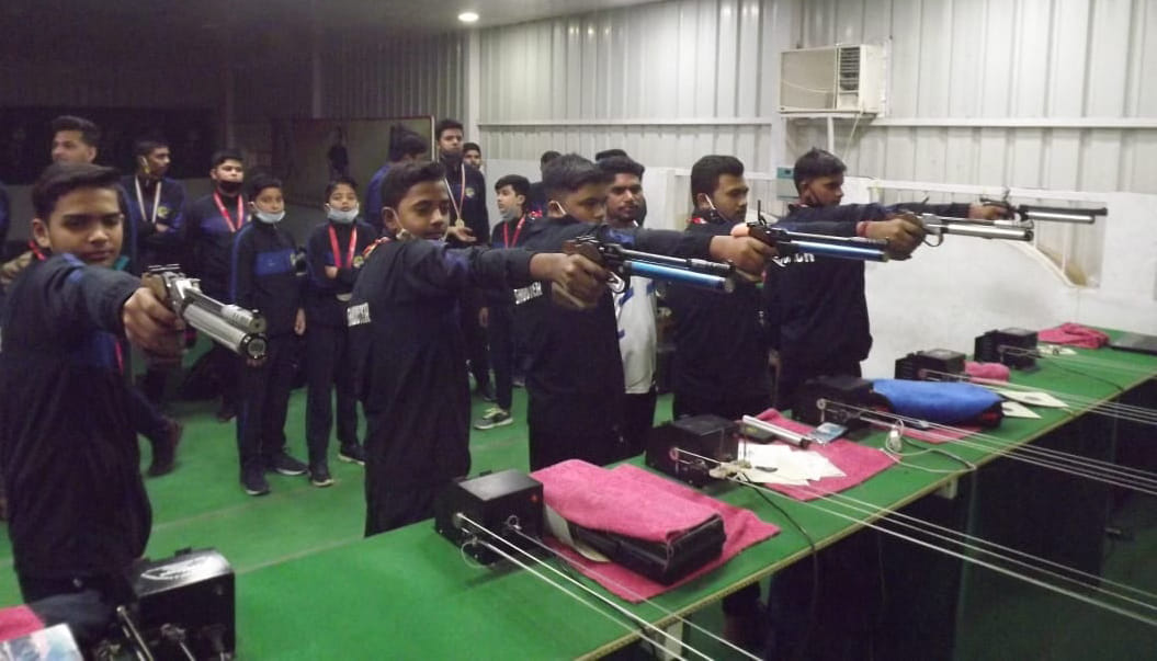 Shooters from many districts wavered