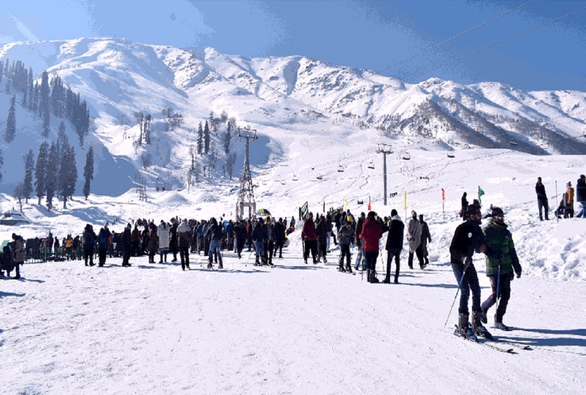 Weather Forecast Today Update in Jammu Kashmir News cold in Kashmir temperature below zero in valley Heavy snowfall warning in Jammu and Kashmir on 4 and 5 January