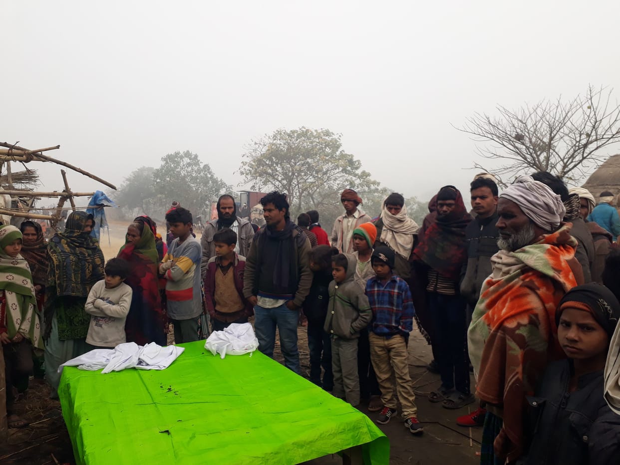 Migrant laborer sleeping in gumti dies tragically