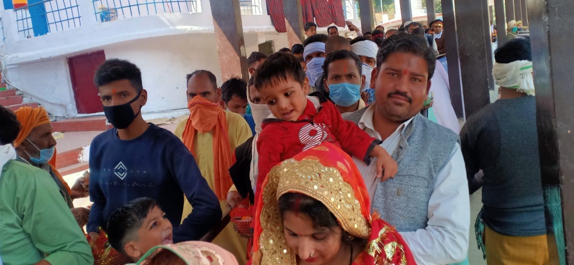 In the court of Adi Shakti on New Year, the flood of faith rose