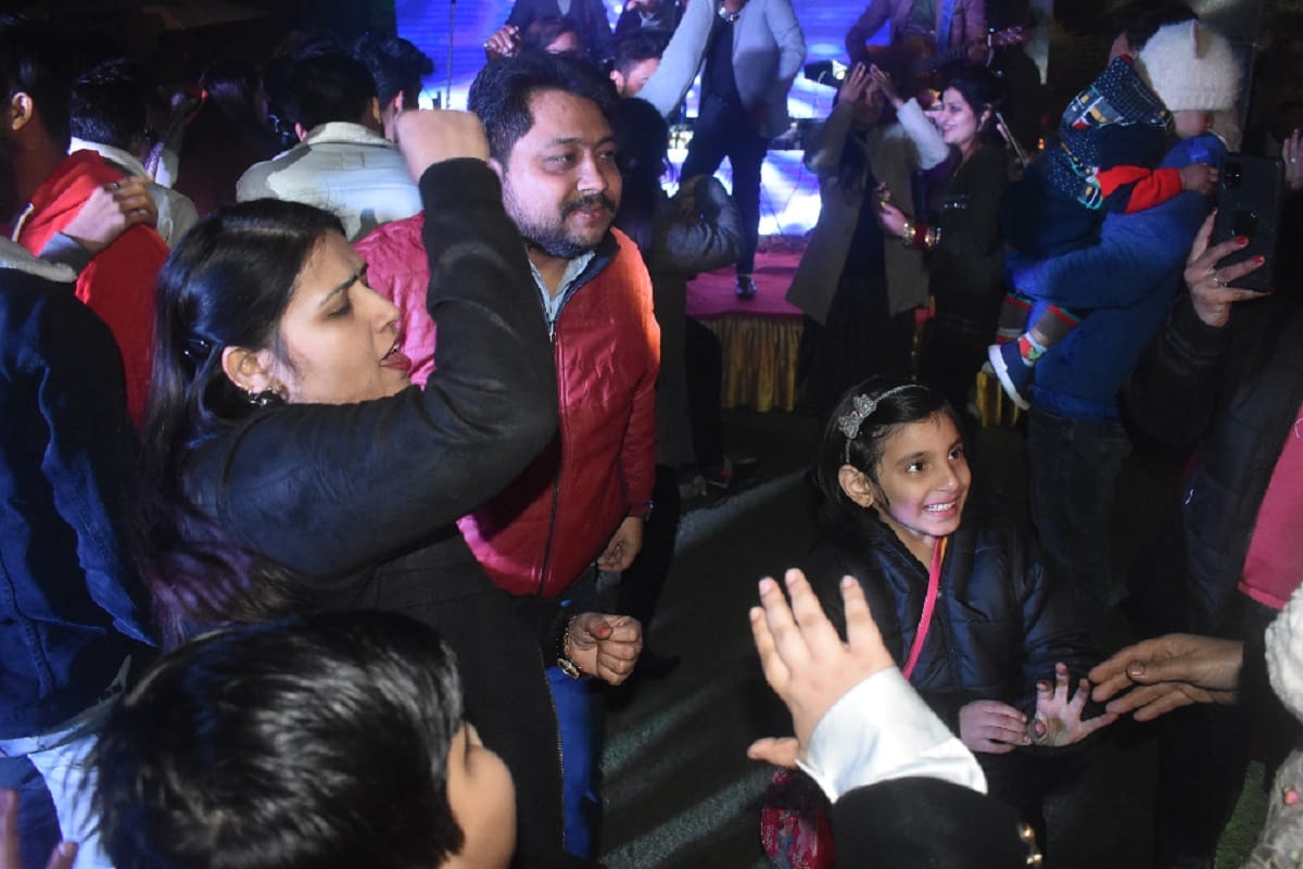 Youth has New Year celebrates with dance on DJ in Meerut