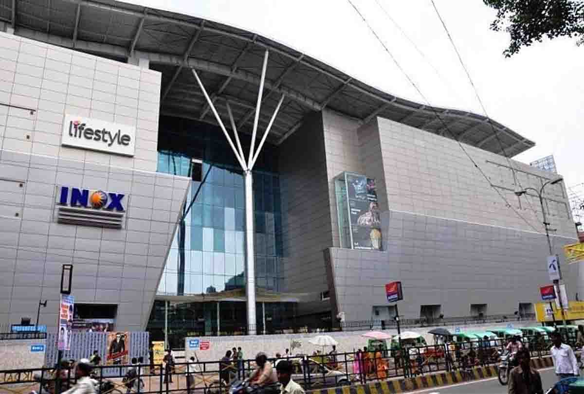 all four gates will be Lock of Z Square mall, Mayor angry over not paying Rs 13 crore house tax