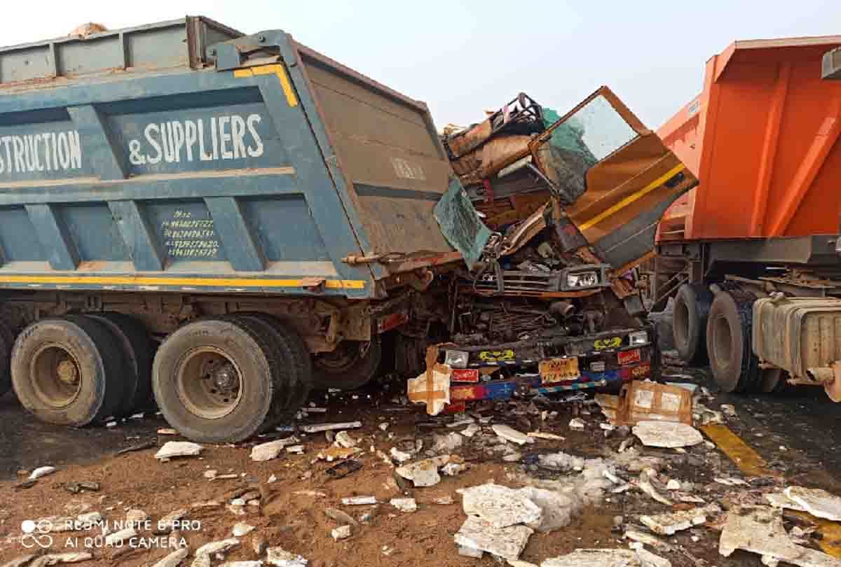 UP: Vehicles collide in dense fog on Agra Lucknow Expressway in Etawah, three killed, many injured