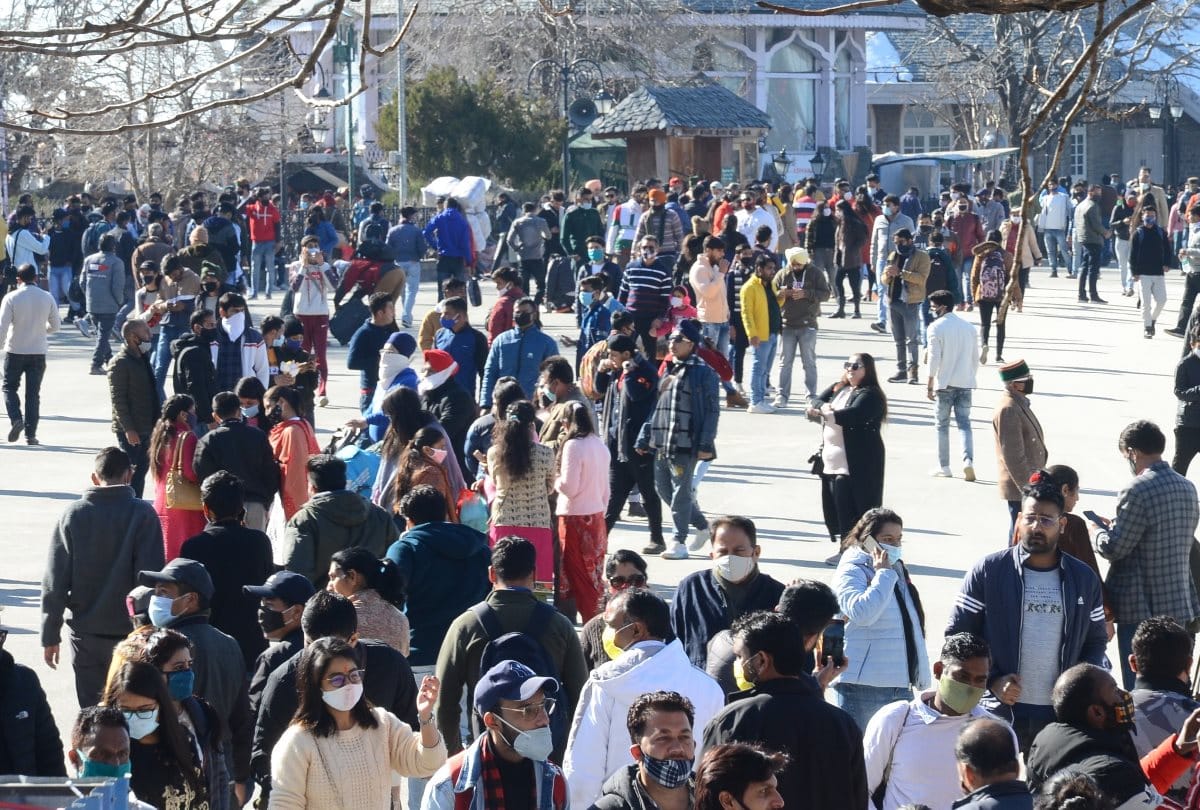 Hotels in shimla packed with tourists on new year 2021