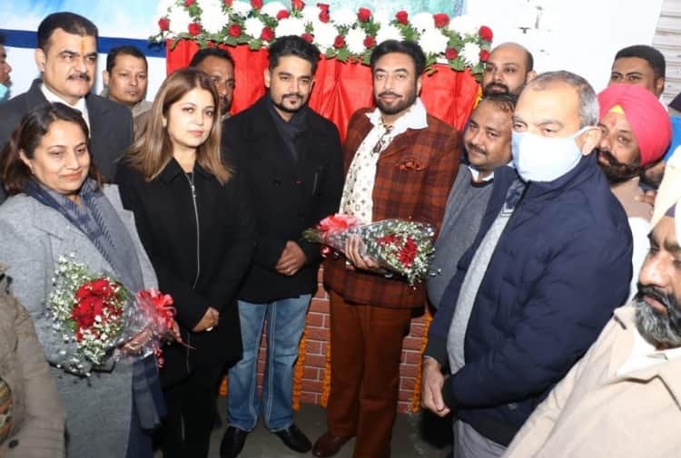 Sonu Sood Hometown Moga gets A Road Named On His Late Mother Prof Saroj Sood
