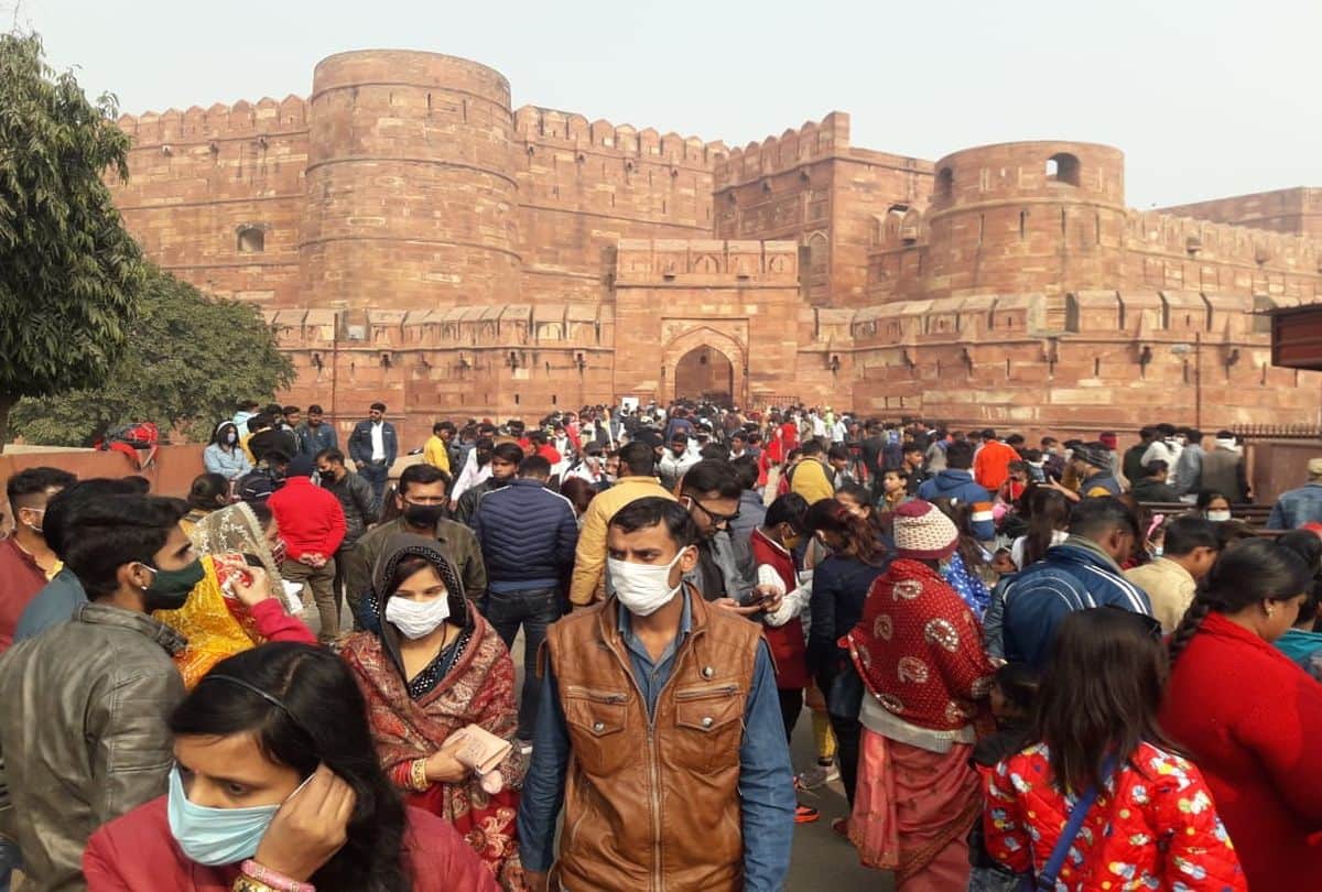 Agra Taj Mahal Tourist Visited on Christmas 2021: thirty five thousand tourists visited the Taj Mahal on Christmas
