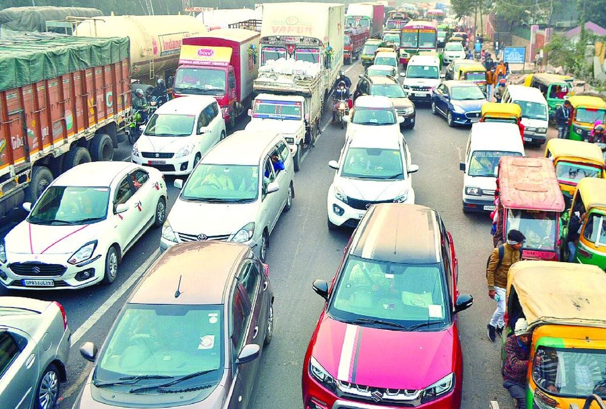 Reduce Road Accidents Commissioner Orders Take Action Agains Illegal Parked Vechicles At Expressway And Highway