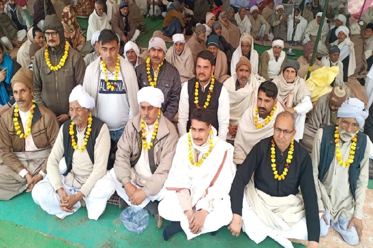 Farmers is continue to protest on the highway in Baghpat