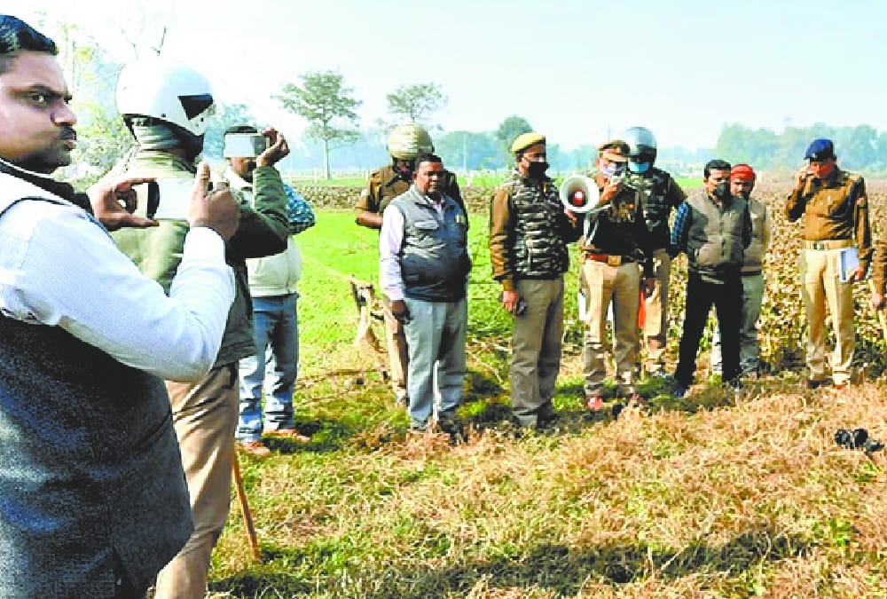 21 crore rupees property of anwar hashmi attached in balrampur.