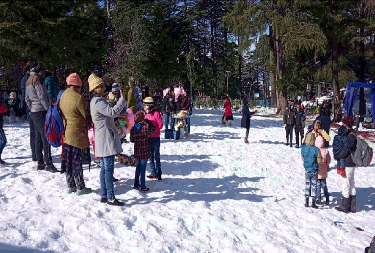 Weather Forecast Today Update in Jammu Kashmir News cold in Kashmir temperature below zero in valley Heavy snowfall warning in Jammu and Kashmir on 4 and 5 January