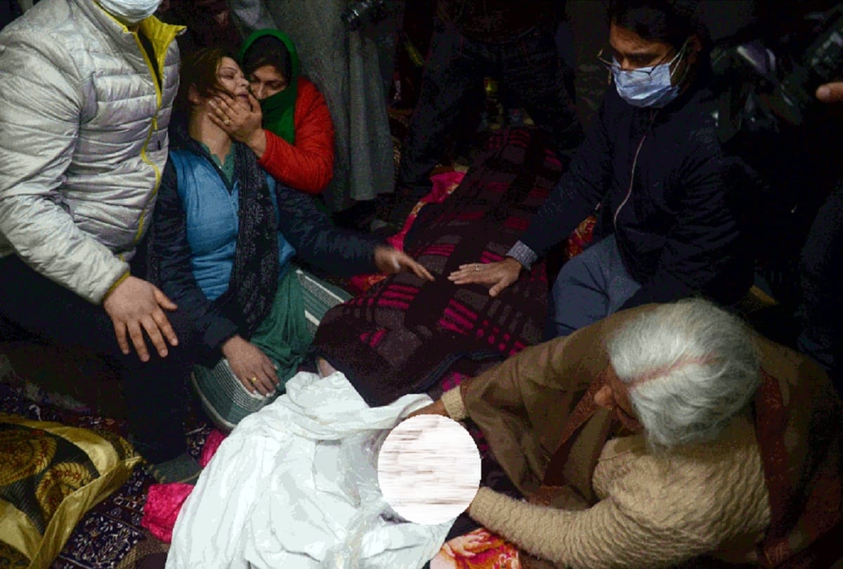 Last rites of Sarafa businessman killed in terrorist attack at srinagar jammu kashmir